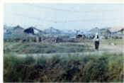 Tet - village 2.jpg (37905 bytes)